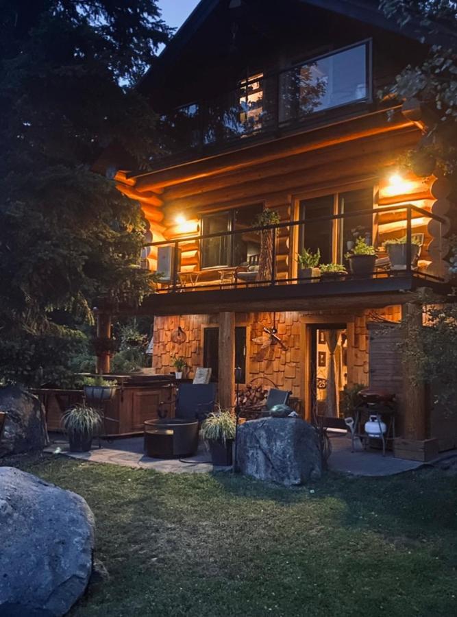 A Suite Retreat - Beyond Bed & Breakfast Sun Peaks Dış mekan fotoğraf