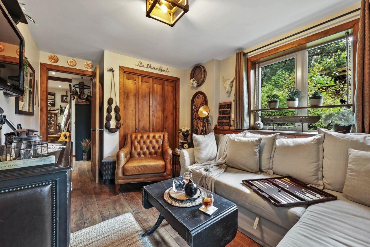 A Suite Retreat - Beyond Bed & Breakfast Sun Peaks Dış mekan fotoğraf