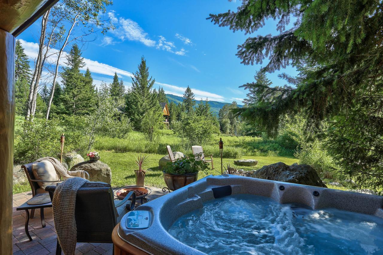 A Suite Retreat - Beyond Bed & Breakfast Sun Peaks Dış mekan fotoğraf