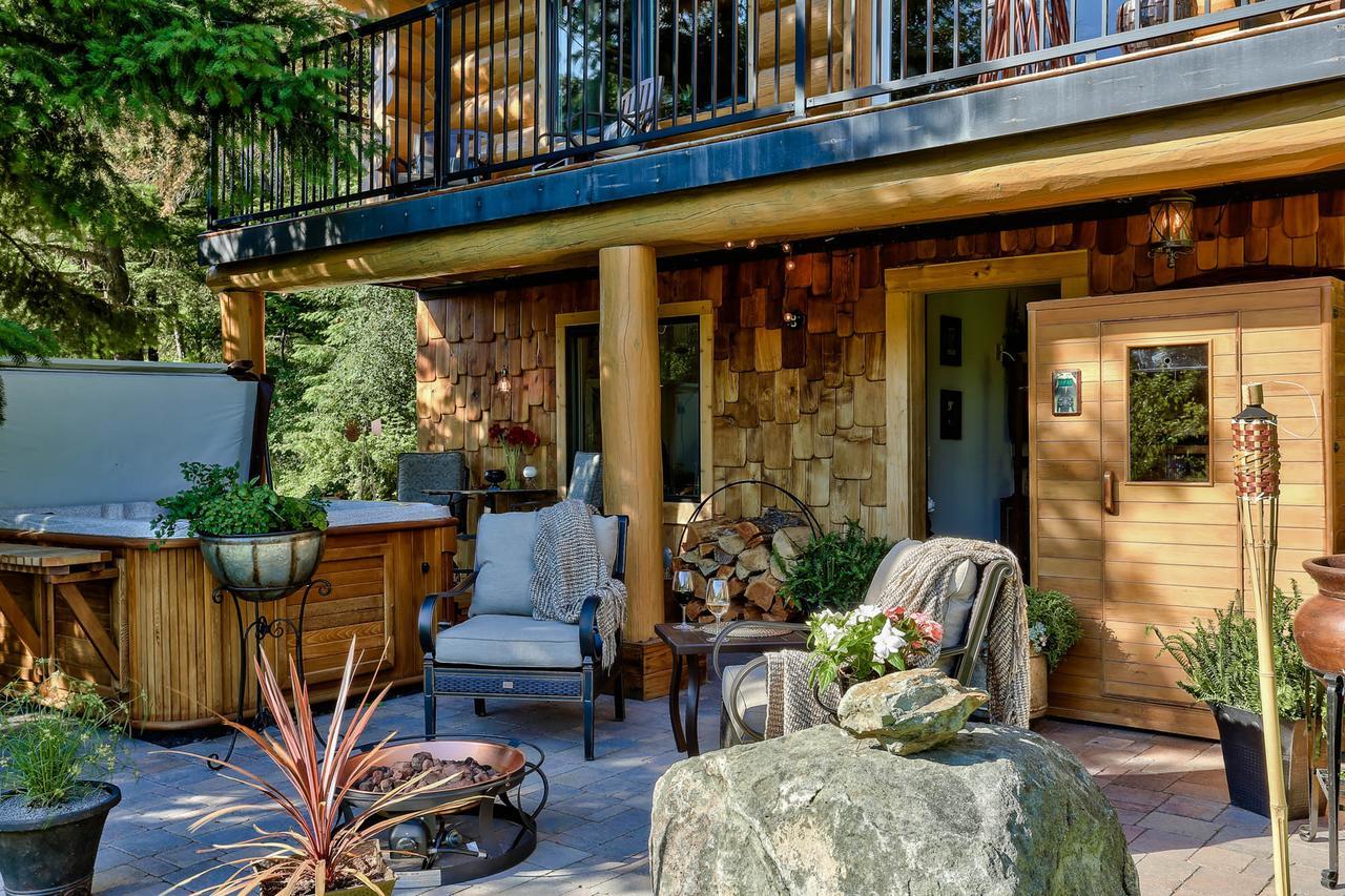 A Suite Retreat - Beyond Bed & Breakfast Sun Peaks Dış mekan fotoğraf